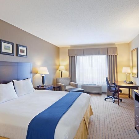 Holiday Inn Express & Suites Malone By Ihg Værelse billede