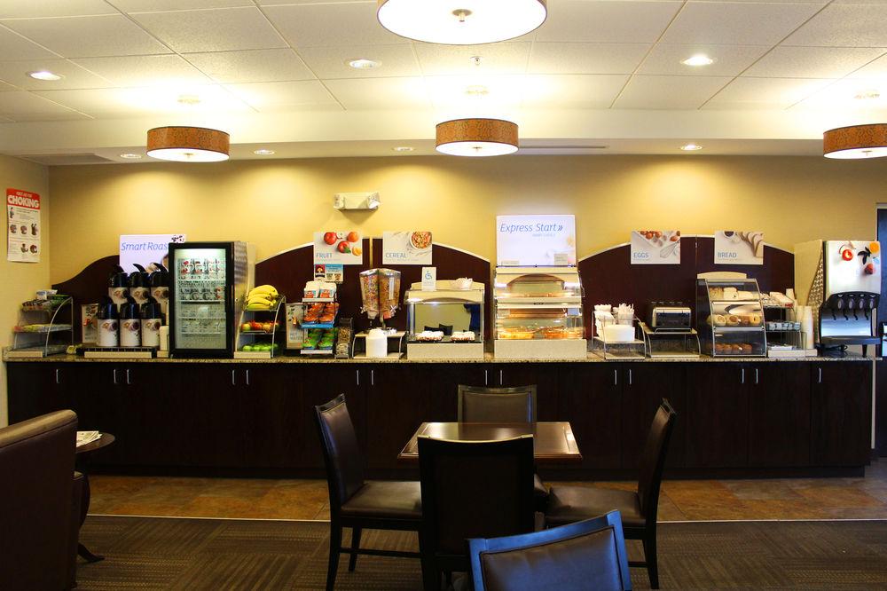 Holiday Inn Express & Suites Malone By Ihg Eksteriør billede