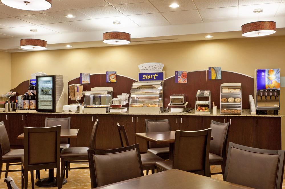 Holiday Inn Express & Suites Malone By Ihg Eksteriør billede