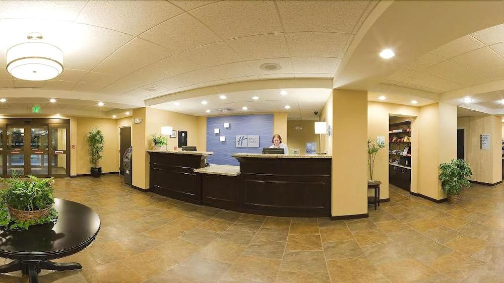 Holiday Inn Express & Suites Malone By Ihg Eksteriør billede