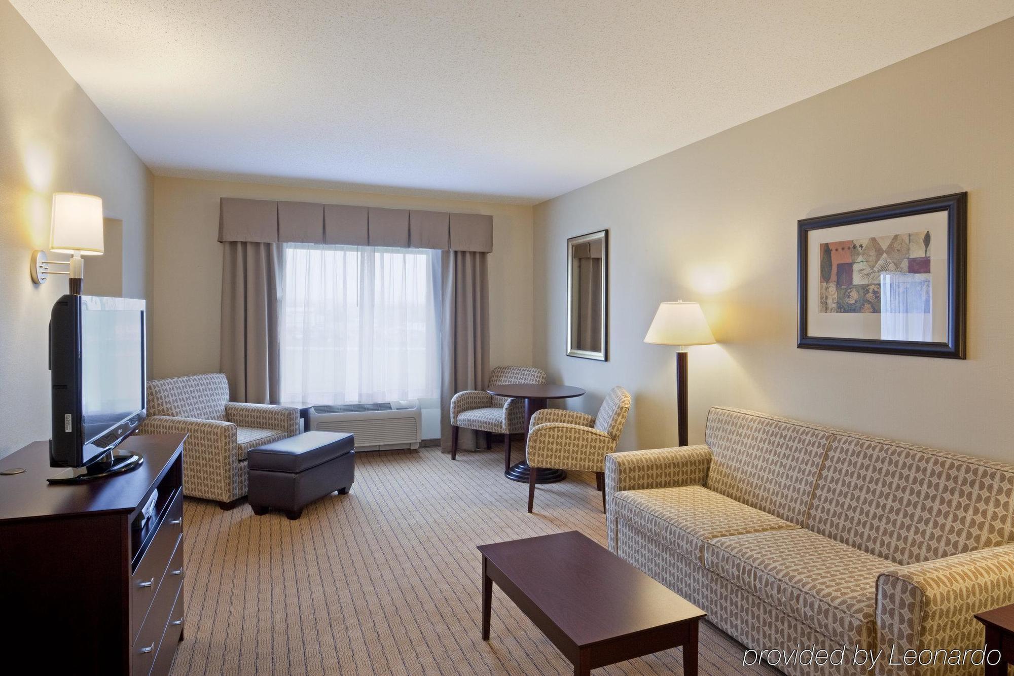 Holiday Inn Express & Suites Malone By Ihg Værelse billede