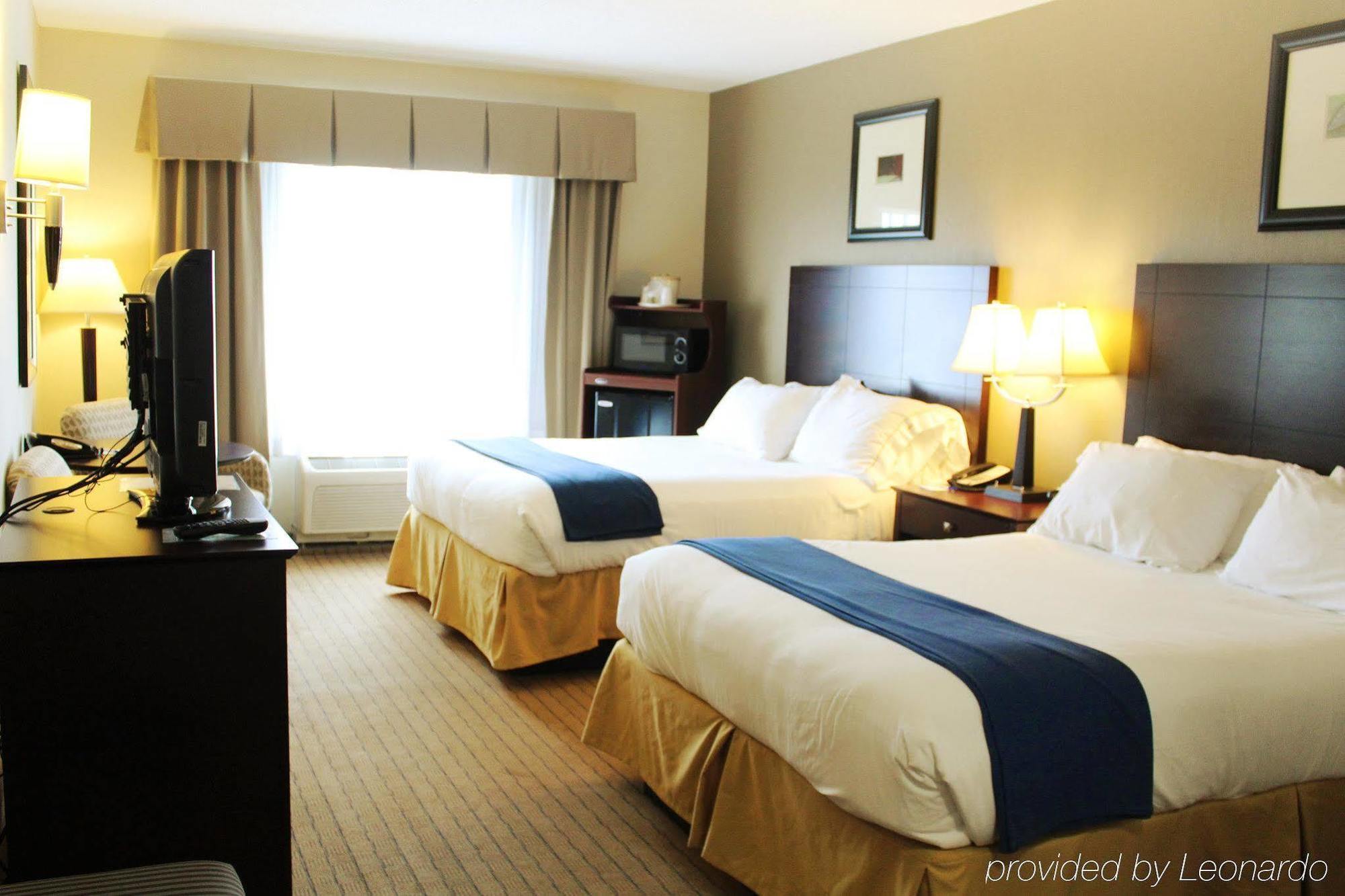 Holiday Inn Express & Suites Malone By Ihg Eksteriør billede