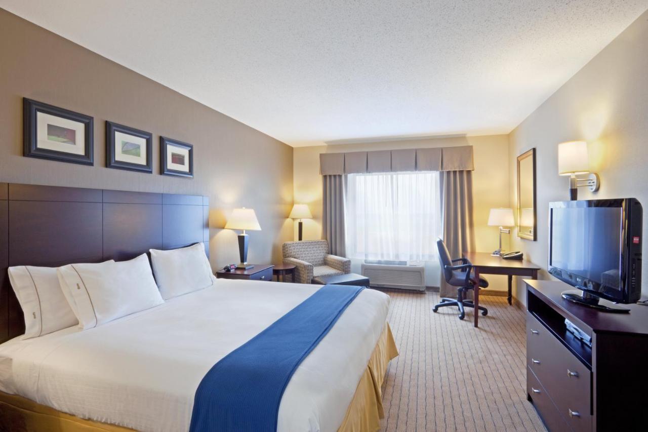 Holiday Inn Express & Suites Malone By Ihg Værelse billede