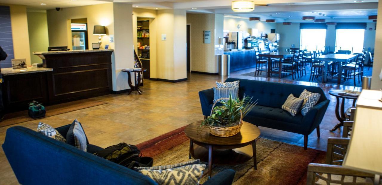 Holiday Inn Express & Suites Malone By Ihg Eksteriør billede