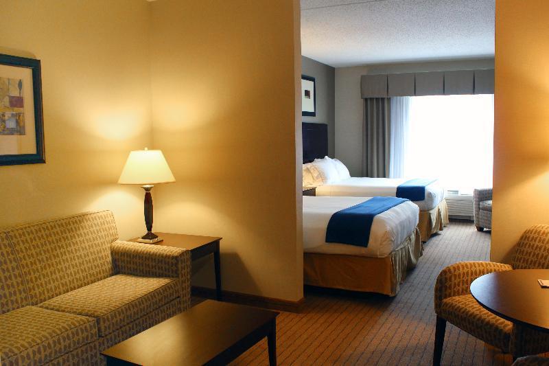Holiday Inn Express & Suites Malone By Ihg Eksteriør billede